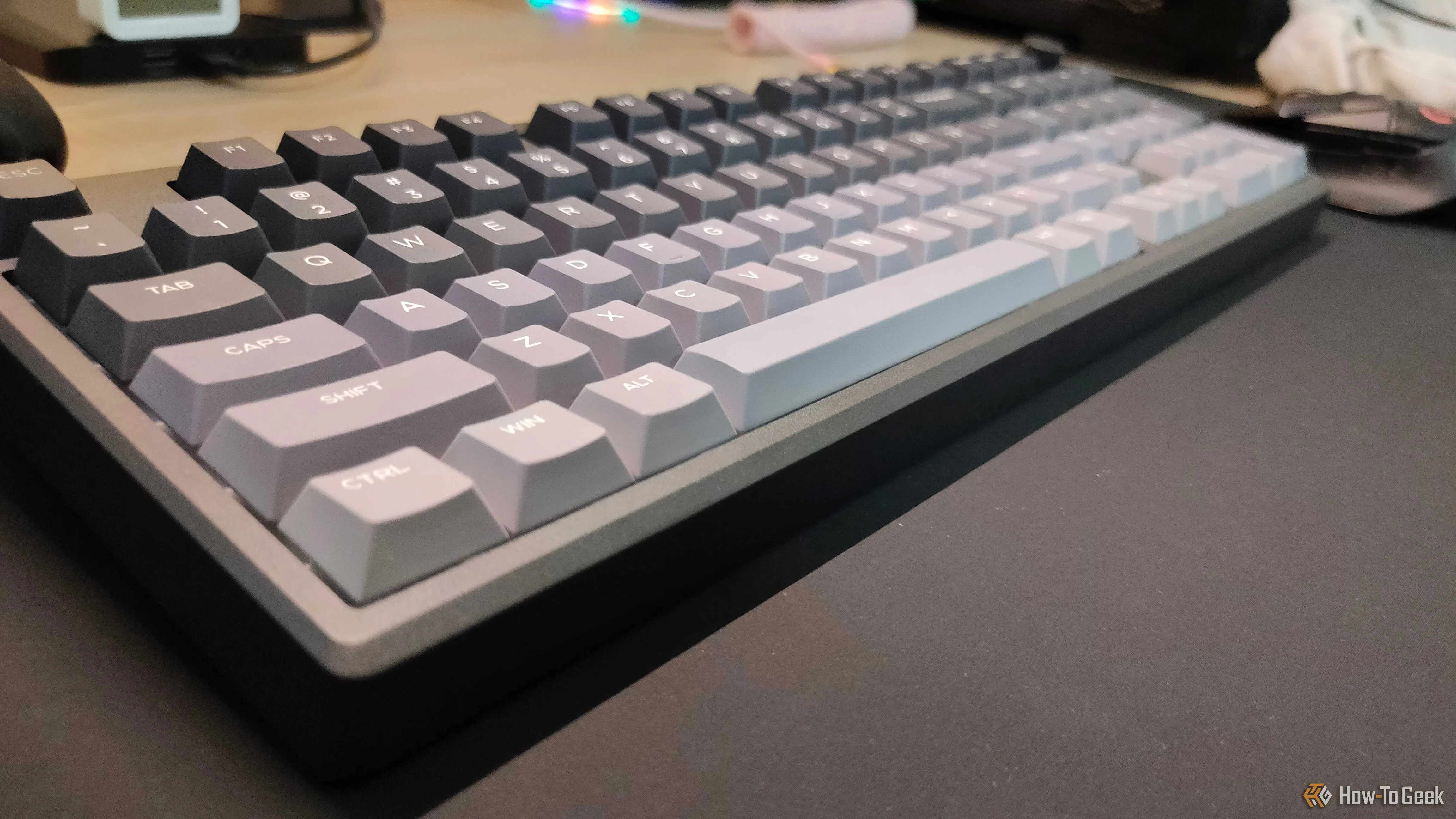 A side shot of the Epomaker Galaxy100 Lite mechanical keyboard.
