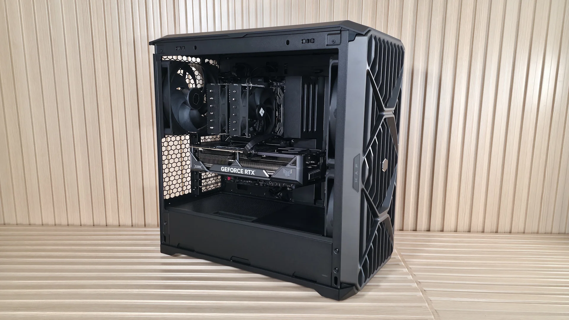 Cooler Master HAF II 500- Case outside