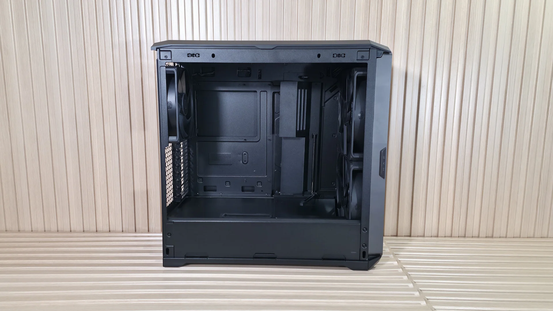 Cooler Master HAF II 500 - Interior images