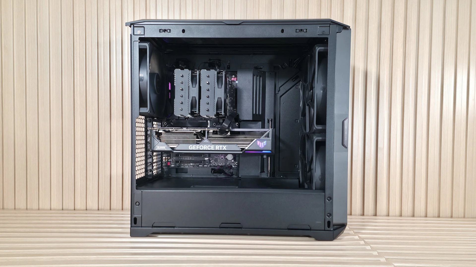 Cooler Master HAF II 500 - Inside