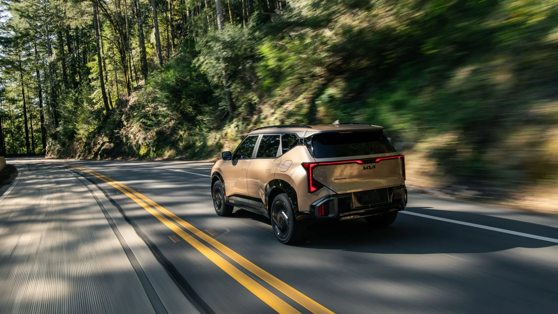 Choose This Affordable Korean SUV for Superior Fuel Efficiency Over the Volvo XC40