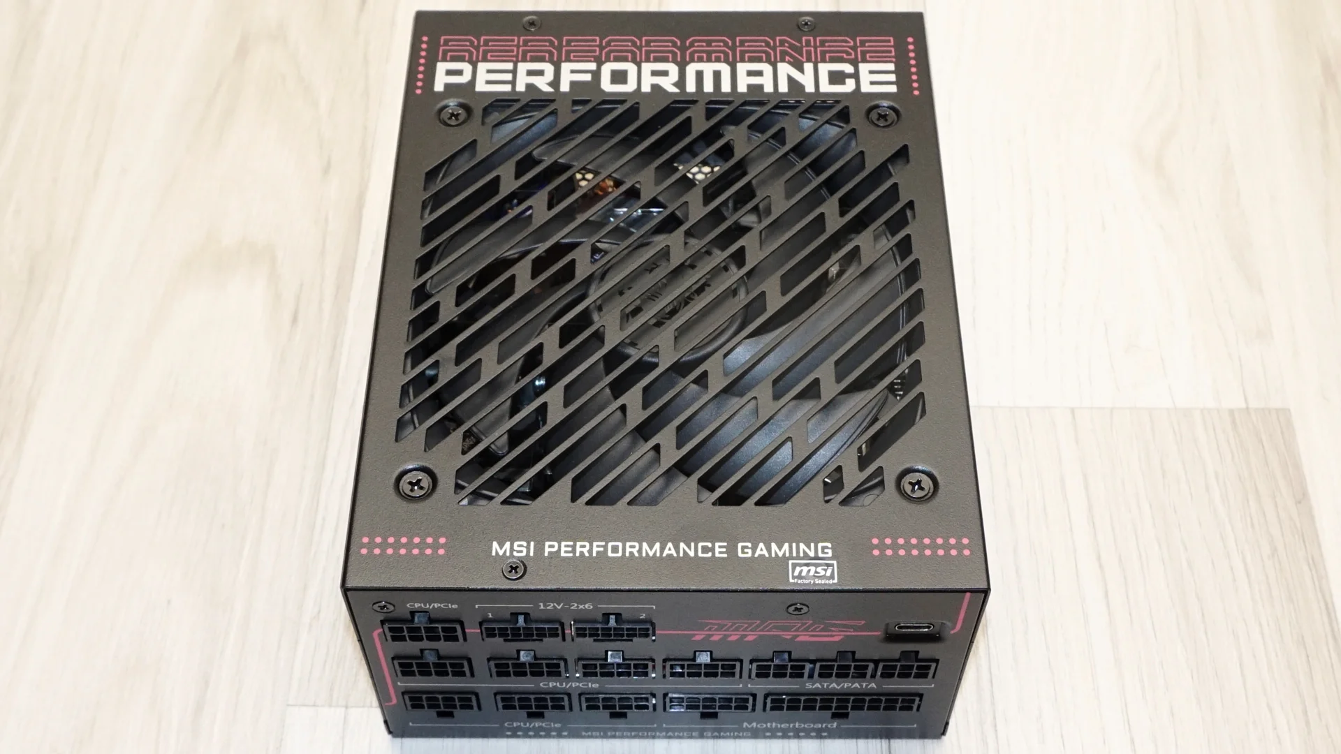 MSI MPG Ai1600TS PCIE5 PSU