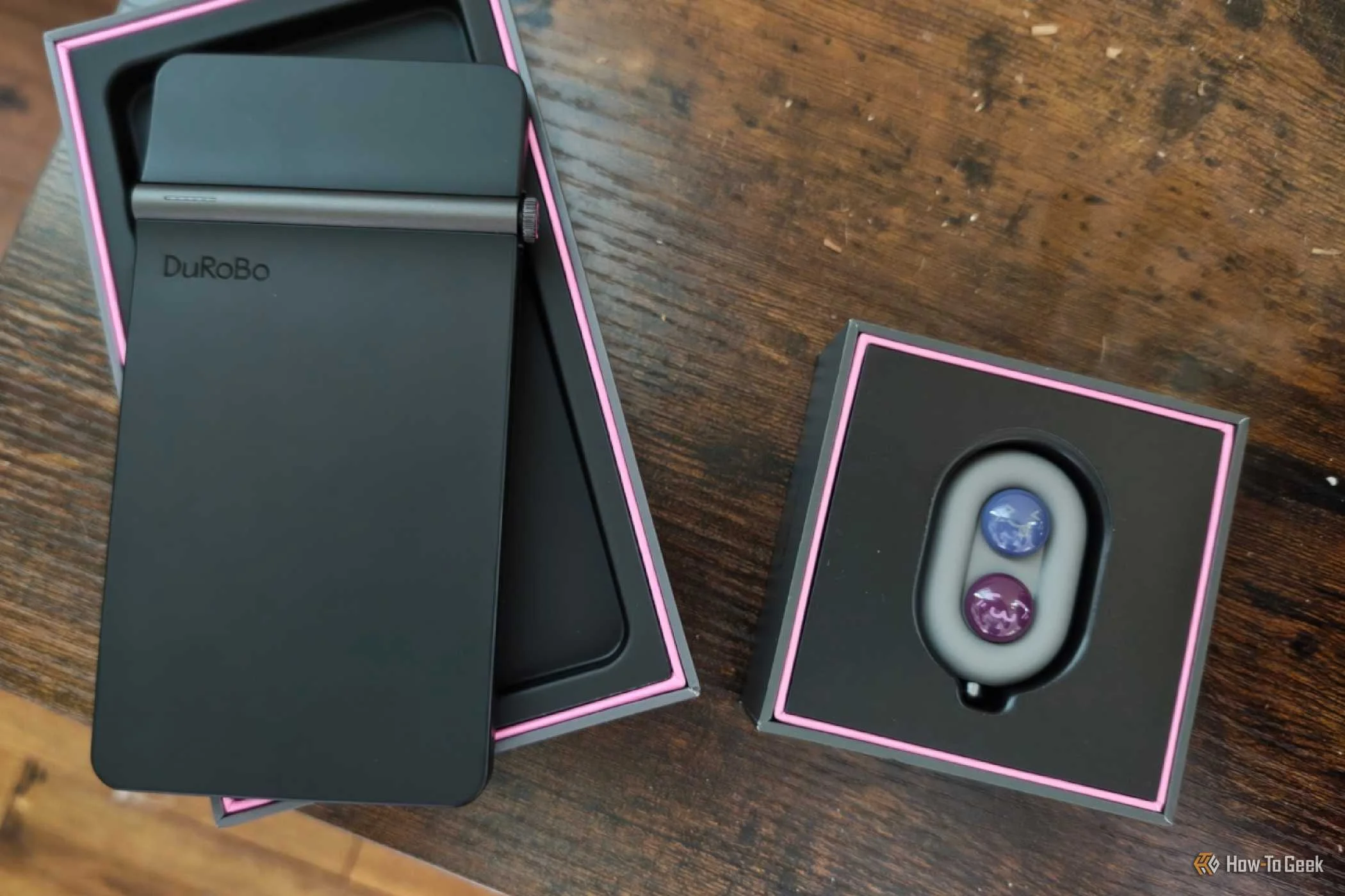 A DuRoBo Krono next to a DuRoBo Moodi Bluetooth page turner.